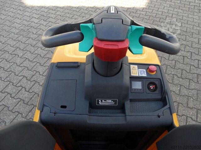 Electric Pallet Truck Jungheinrich ERE 225 - feste Plattform - 2017