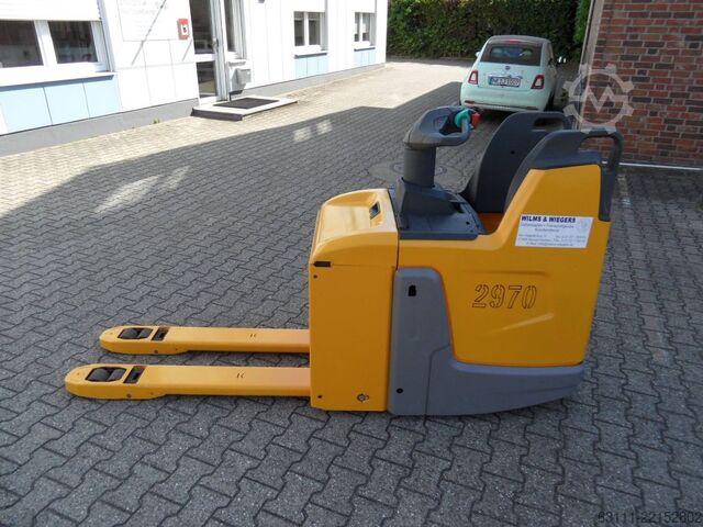 Electric Pallet Truck Jungheinrich ERE 225 - feste Plattform - 2017
