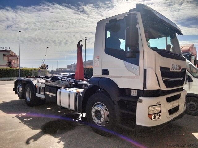 Demontierbarer Haken Iveco AD 260S46 Y/PS