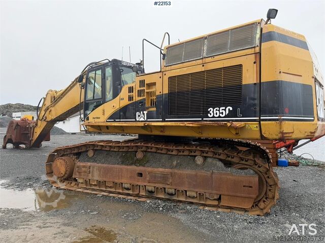 Crawler excavator CAT 365C excavator with tooth bucket