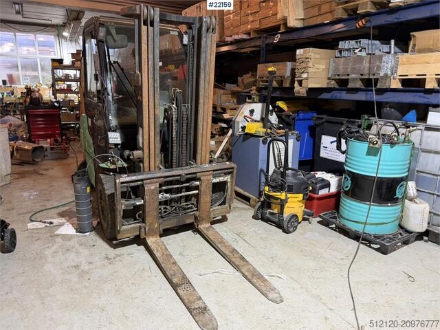 Forklift Mitsubishi FD30N forklift with side shift