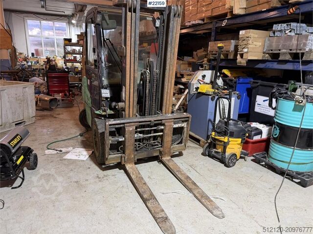 Forklift Mitsubishi FD30N forklift with side shift