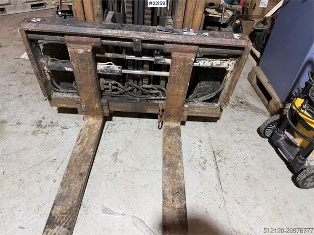 Forklift Mitsubishi FD30N forklift with side shift