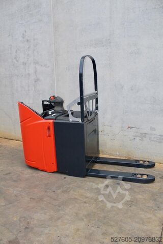 Pallet truck Linde T 20 SP FRUTERA