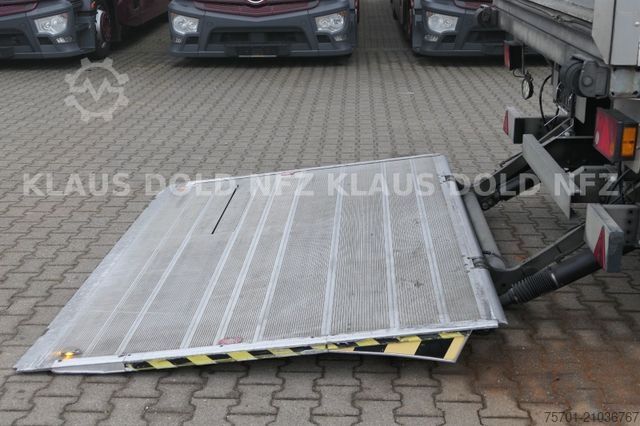 Reefer trailer  Geser TKA 18 Kühlkoffer Carrier Vector LBW