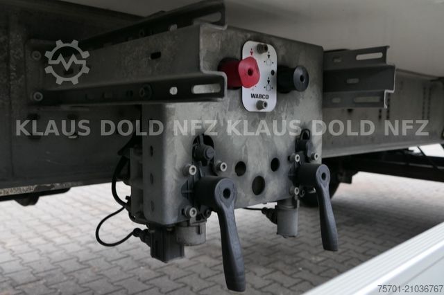 Reefer trailer  Geser TKA 18 Kühlkoffer Carrier Vector LBW