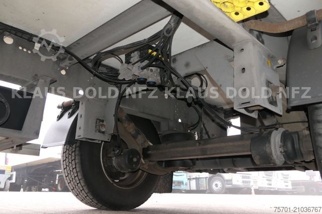 Reefer trailer  Geser TKA 18 Kühlkoffer Carrier Vector LBW
