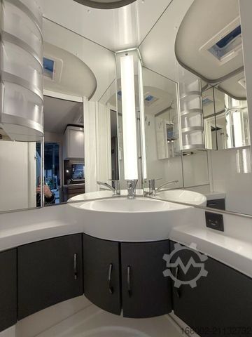 Wohnwagen HOBBY Excellent Edition 490 KMF Garagenklappe