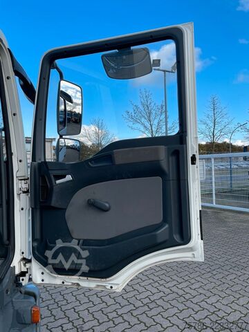 Curtain sider van MAN TGL 8.210 BB Pritsche/ 2xAHK+Öl/ NL  2.9t