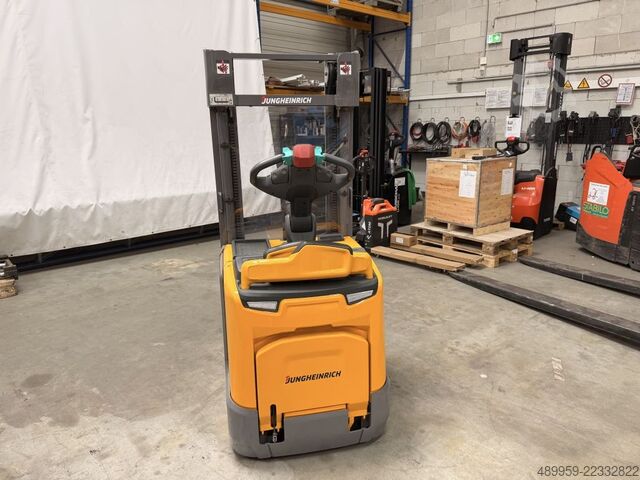 High Lift stacker Jungheinrich ERC 214