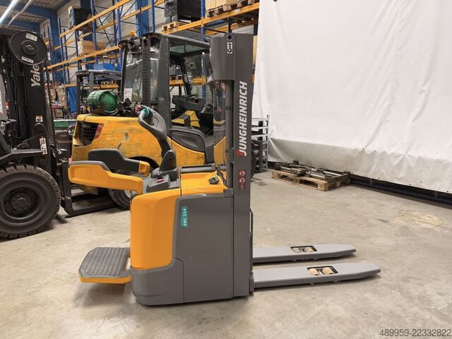 High Lift stacker Jungheinrich ERC 214