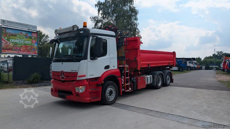 Tipper truck MERCEDES-BENZ Arocs 2532 Kipper Bordmatik KRAN lift/lenk