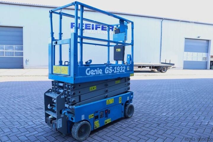 Scherenhebebühne Genie GS1932 Electric, Working Height 7.8 m, 227kg Capac