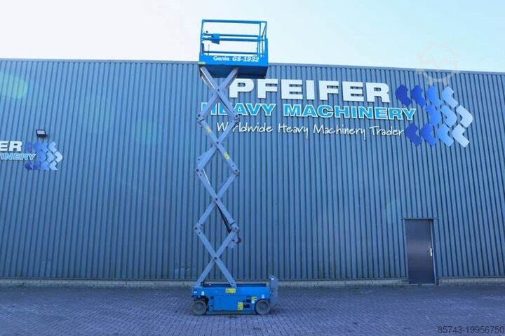 Scherenhebebühne Genie GS1932 Electric, Working Height 7.8 m, 227kg Capac