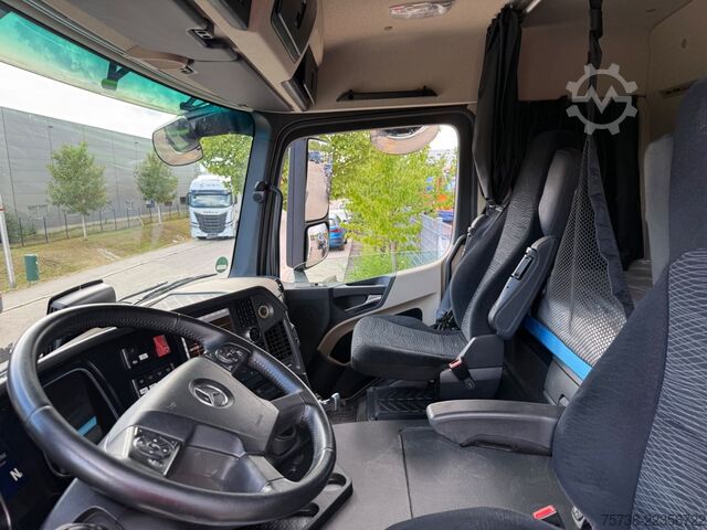 Standard tractor unit MERCEDES-BENZ Actros 1853 LS/Retarder/Hydraulik/ADR GEFAHRGUT