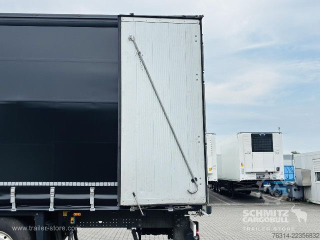 Auflieger mit Pritsche & Plane Schmitz Cargobull Curtainsider Standard Getränke