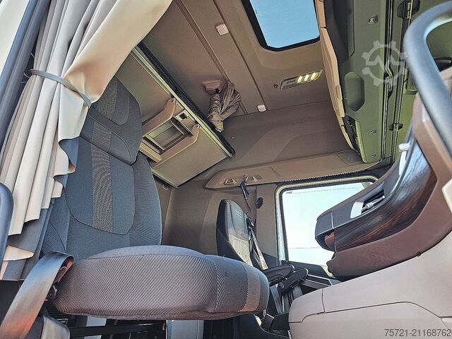 Standard-SZM DAF XG+ 530