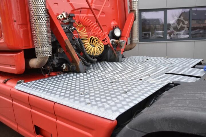 Scania T124-400 6x2 - MANUAL - OLD TACHO - WHEELBASE 390 CM - HUB REDUCTION - ALCOA'S - SLIDING FIFT Scania T124-400 6x2 - MANUAL - OLD TACHO - WHEELBASE 3...