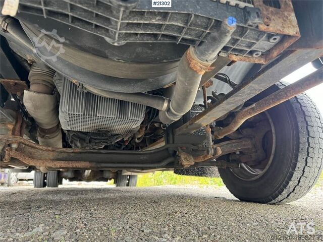 Box body DAF LF180 4x2 box truck w/ lift. 133,000 km. WATCH VID