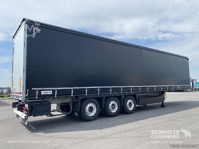 Auflieger mit Pritsche & Plane Schmitz Cargobull Semitrailer Curtainsider Coil