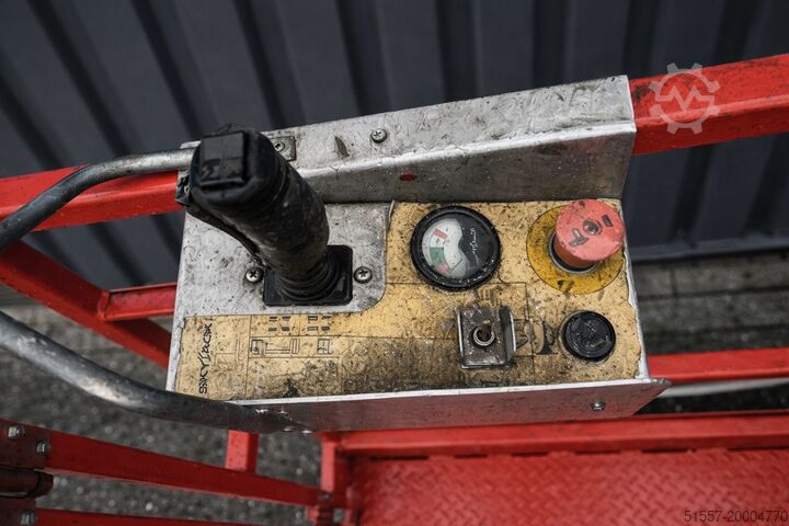 Scissor lift SkyJack SJ 12 | 2013