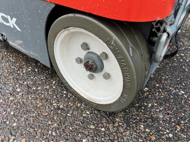 Scissor lift SkyJack SJ 12 | 2013