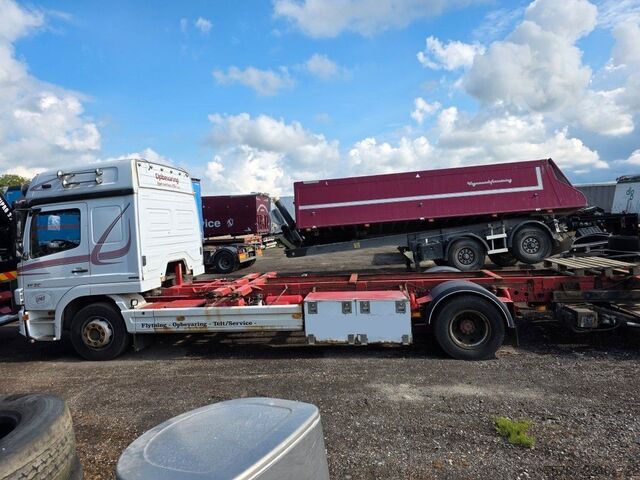 Swap body truck MERCEDES-BENZ 1524 BDF mit Klima, Ladebordwand, 2 x Bett