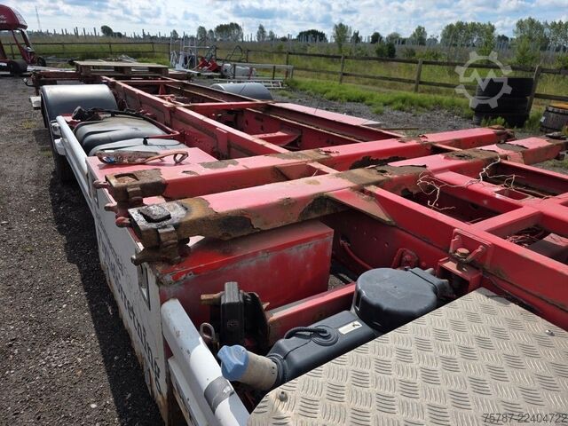 Swap body truck MERCEDES-BENZ 1524 BDF mit Klima, Ladebordwand, 2 x Bett