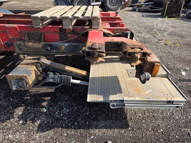 Swap body truck MERCEDES-BENZ 1524 BDF mit Klima, Ladebordwand, 2 x Bett