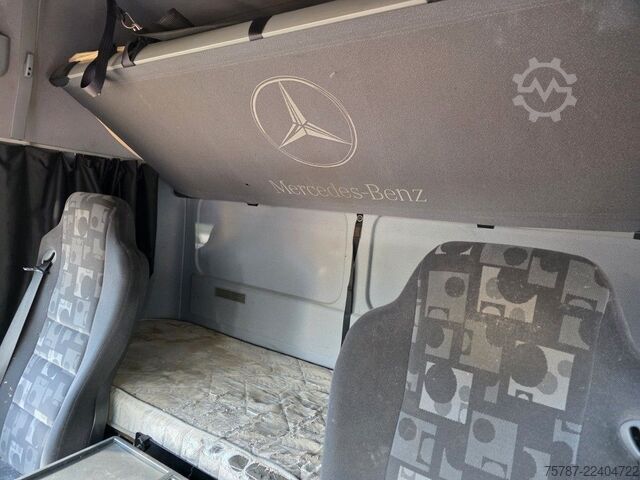 Swap body truck MERCEDES-BENZ 1524 BDF mit Klima, Ladebordwand, 2 x Bett