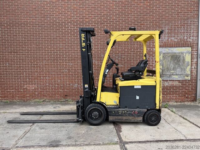Electric 4-wheel forklift Hyster E2.5XN MWB