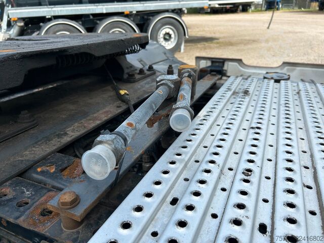 Standard SZM MAN TGX 18.520 mit 2-Kreis-Hydraulik / XXL-Haus