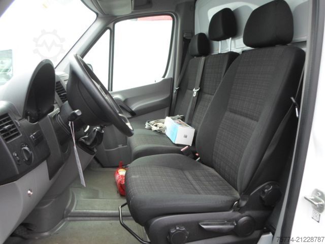 Transporter mit Koffer MERCEDES-BENZ 316 CDI/ Koffer/LBW. !!! KM 82000 !!!