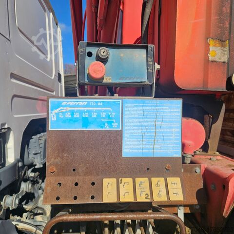 Truck mounted crane SCANIA P270 DB4X2
