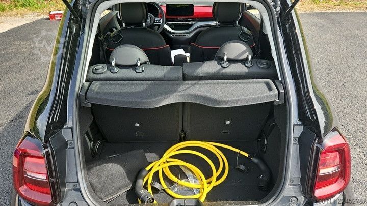 Van FIAT 500 e Red Paket Komfort