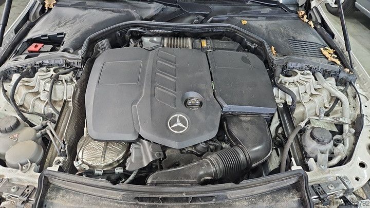 Kleinbus MERCEDES-BENZ C 220 d 4Matic AVANTGARDE Burmester® 3D