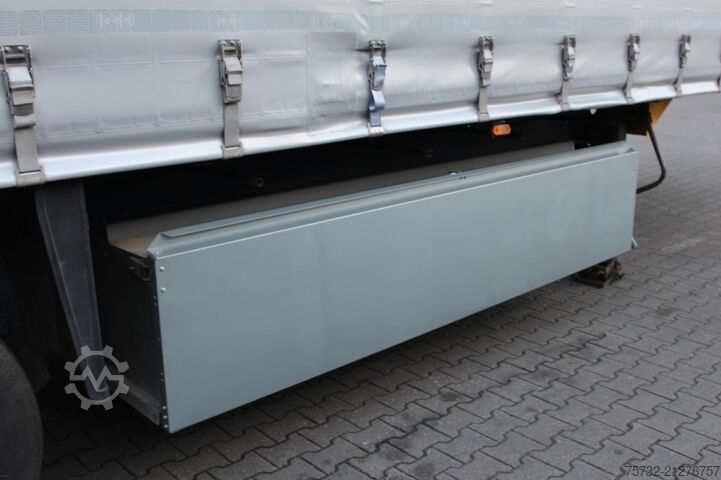 Auflieger mit Pritsche & Plane SCHMITZ Plane Edscha Gabelstaplerhalterung Lenkachse