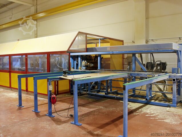 Continuous pass machining center Hundegger K2i