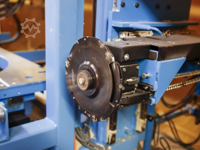 Continuous pass machining center Hundegger K2i