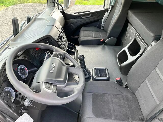 Standard-SZM Iveco T-Way AT720T47TH Tractor Head