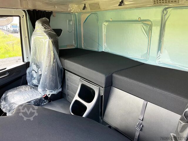 Standard-SZM Iveco T-Way AT720T47TH Tractor Head