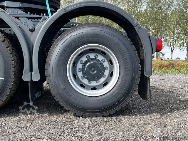 Standard-SZM Iveco T-Way AT720T47TH Tractor Head