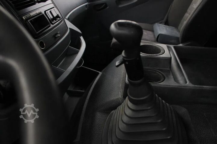 Tipper Mercedes-Benz Axor 1833 + tipper + manual