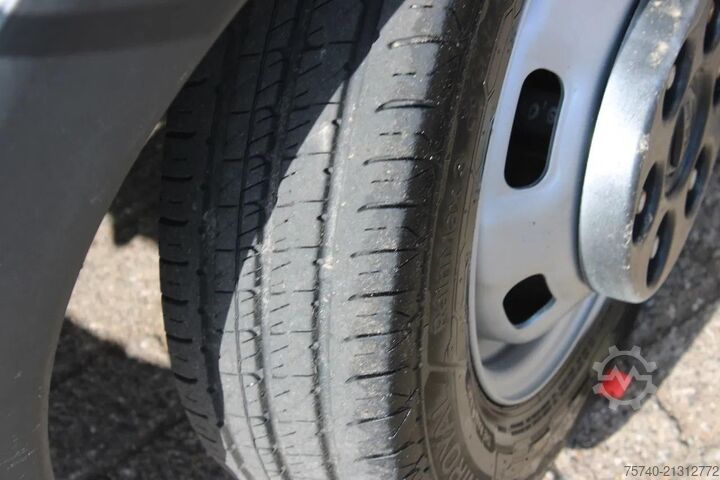 Kipper Nissan 45.13 + EURO 4 + C patent + tipper + MANUAL