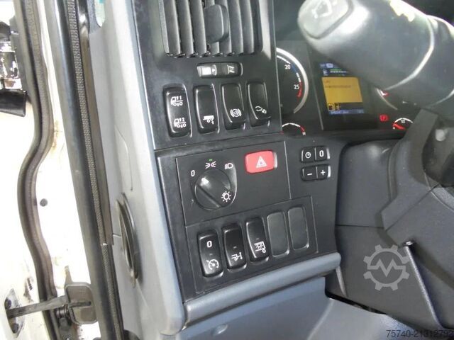 Curtain sided Scania R500 V8 + Euro 5 + Retarder + Lift + 6x2
