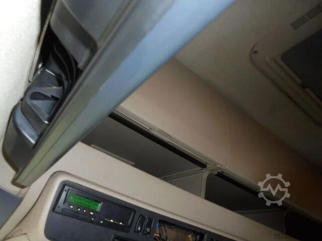 Curtain sided Scania R500 V8 + Euro 5 + Retarder + Lift + 6x2