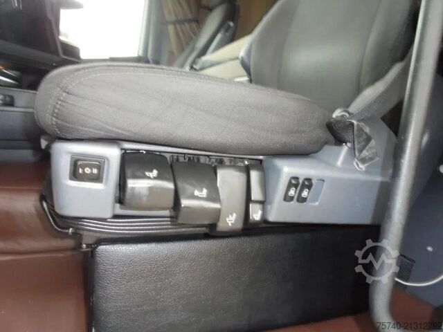 Curtain sided Scania R500 V8 + Euro 5 + Retarder + Lift + 6x2