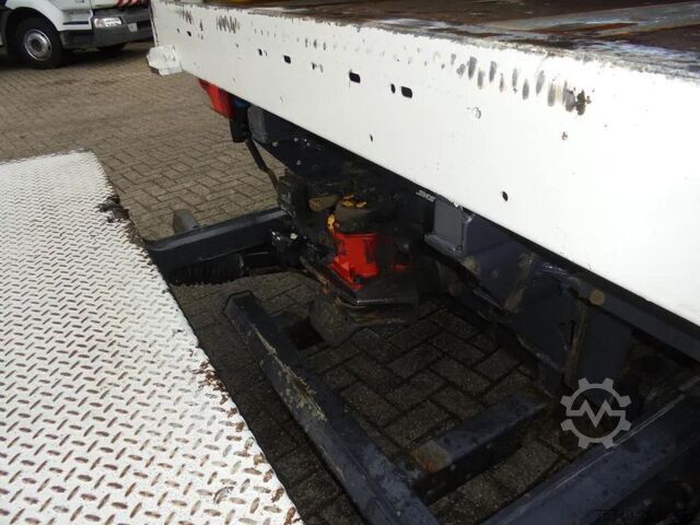 Curtain sided Scania R500 V8 + Euro 5 + Retarder + Lift + 6x2