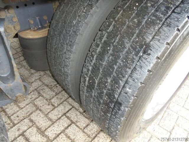 Curtain sided Scania R500 V8 + Euro 5 + Retarder + Lift + 6x2
