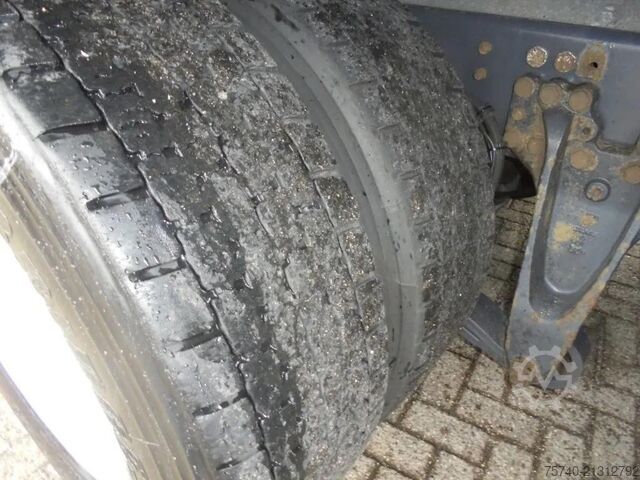 Curtain sided Scania R500 V8 + Euro 5 + Retarder + Lift + 6x2